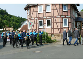 Bittprozession um den Kleinen Berg an Pfingstmontag (© Karl-Franz Thiede)